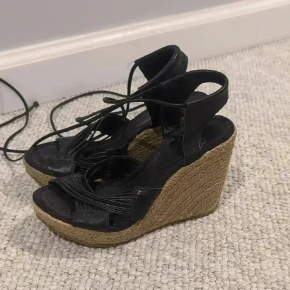Gianni Bini Black leather Wedge Sandals - Picture 1 of 8